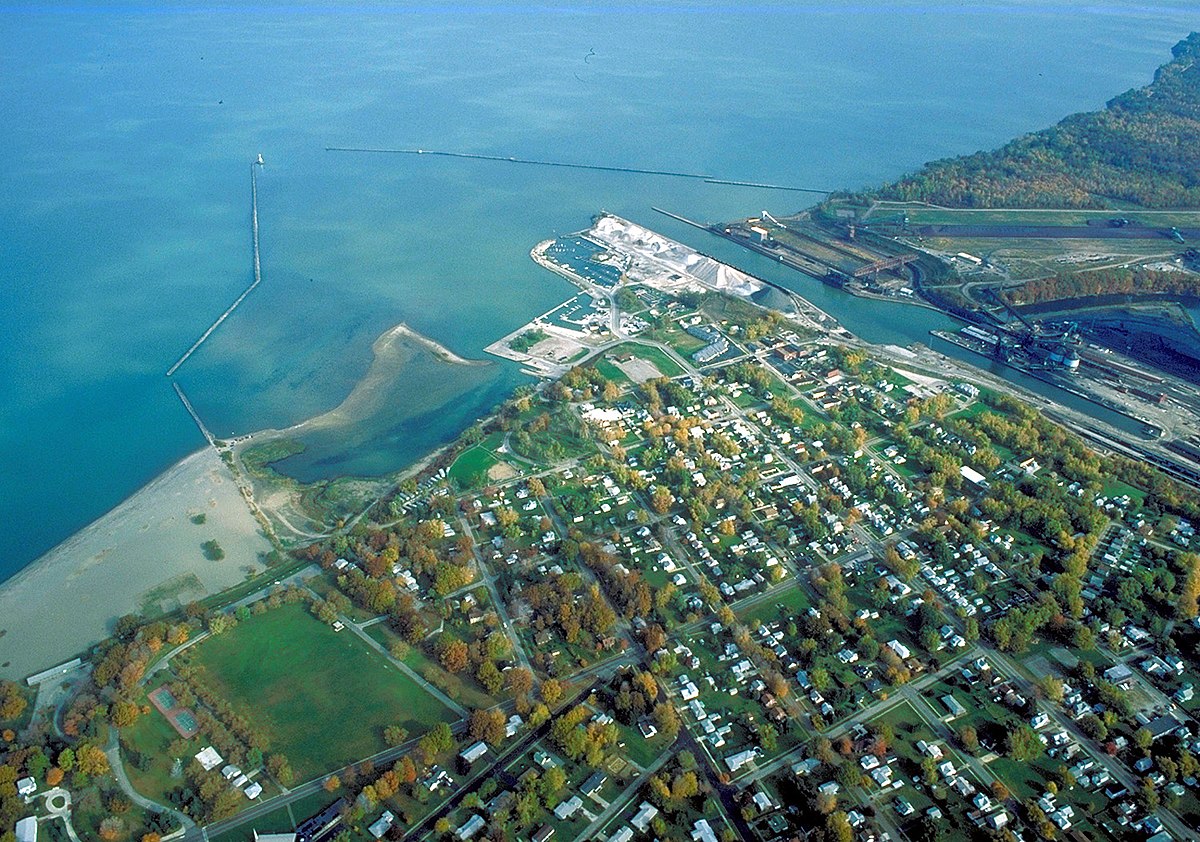 Conneaut_Ohio_aerial_view